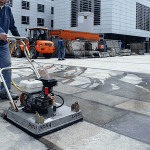 Pflasterreinigungsgerät mieten LH Rental Probst Anwendung